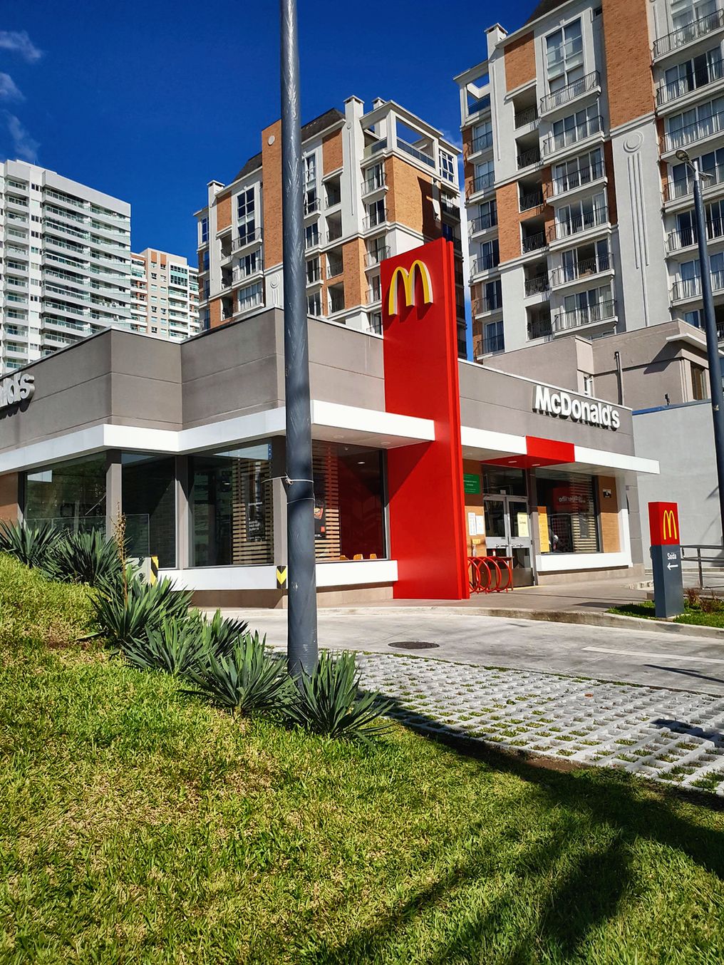 McDonald's — projeto produzido e implantado pela COLA ([CIDADE — CONFIRMAR])
